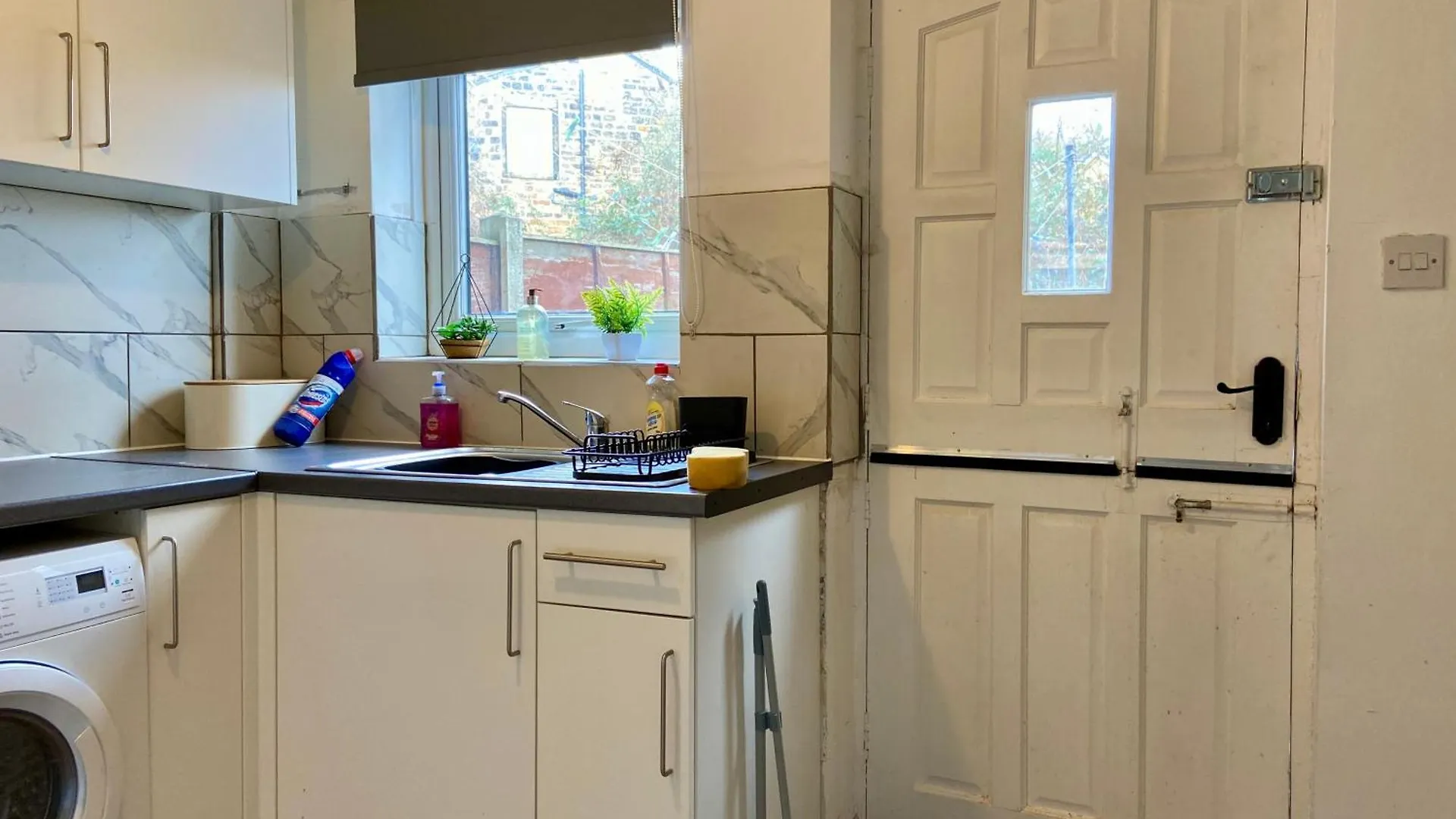 Comfortable 1 Bed House In Batley - Sleeps 3 Storbritannien
