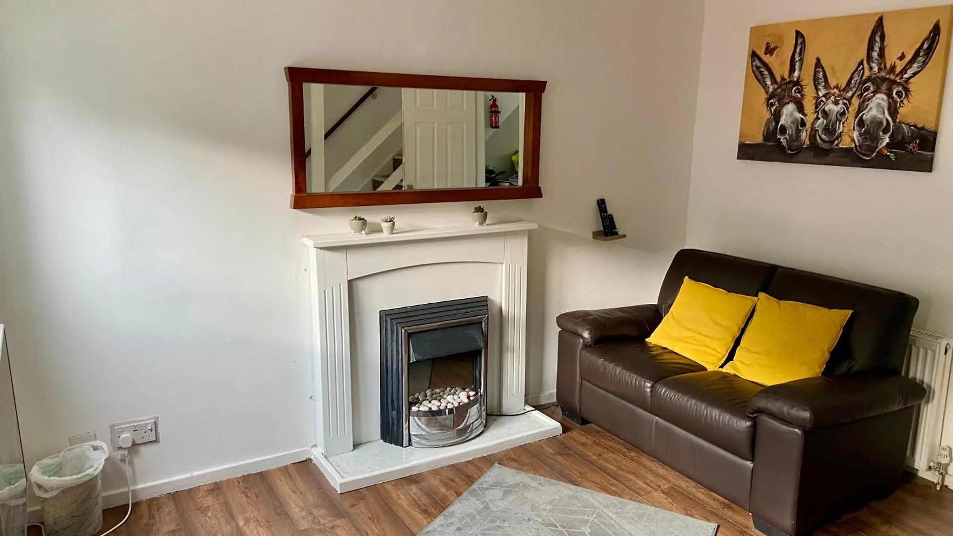 Comfortable 1 Bed House In Batley - Sleeps 3 Feriehus